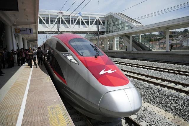 SAONON发电机组助力雅万高铁正式启用！！可靠电力包管列车稳固运行